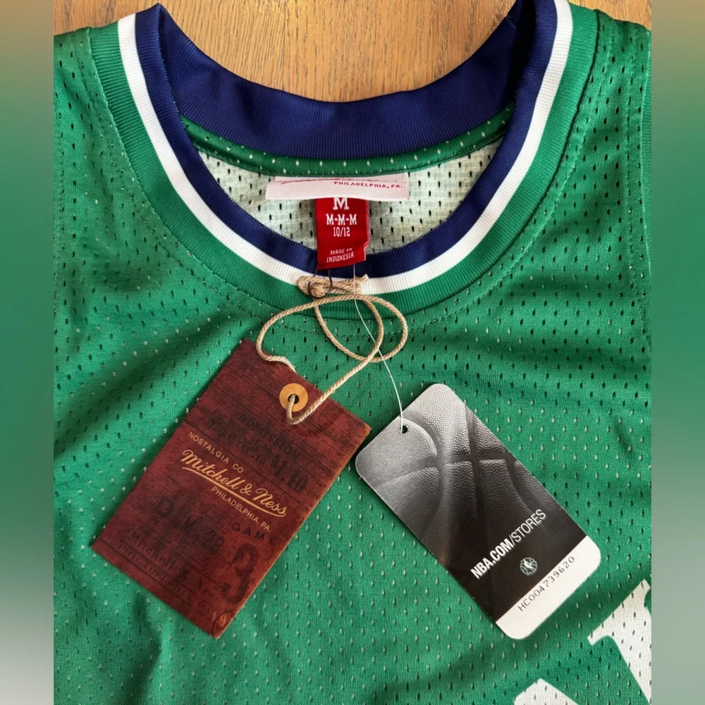 Mitchell & Ness NWT Dallas Mavericks Youth Green Hardwood Classics Jersey